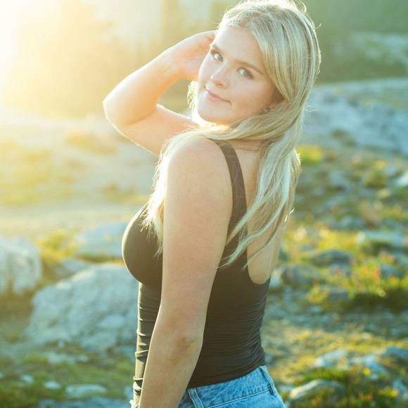 Meet your Posher, Maiya - Picture 3 of 3